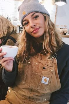 Carharrt Outfit, Carhartt Hoodie Outfit, Carhartt Overalls Outfit, Carhartt Beanie Outfit, Utah Girl Style, Beanie Aesthetic, Carhartt Outfit, Utah Girl, Carhartt Overalls