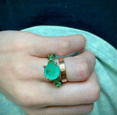 Filigree Emerald Ring, Emerald Band Ring, Stars D'hollywood, Natural Emerald Rings, Multi Gemstone Ring, Estilo Real, Emerald Gem, Ring Emerald, Colombian Emeralds