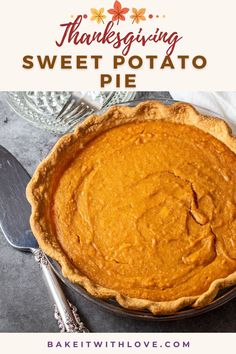 A homemade sweet potato pie with homemade crust in a glass pie dish. Easy Sweet Potato Pie, Healthy Sweet Potato Pie, Sweet Potato Pie Filling, Sweet Potato Filling, Sweet Potato Thanksgiving