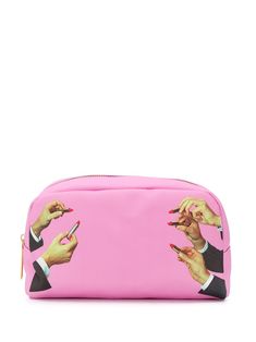 Pink lipstick print make-up bag from seletti featuring a top zip closure, printed fabric details and a main internal compartment. Makeup Bag Pink, Lipstick Print, Cute Makeup Bags, Large Makeup Bag, Printed Makeup Bag, Pink Lipstick, Pack Your Bags, Black Friday Promotions, Bag Light