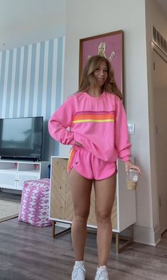 Pretty Outfits Preppy, Avatior Nation Outfits, Preppy Clothing Style, Aviator Nation Outfit Ideas, Cute Fun Outfits, Cute Lulu Fits, Colorful Athletic Outfits, Preppy Colorful Outfits, Lottie's Lifestyle