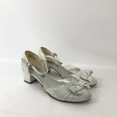 Nina Kids Girls Metallic Silver Formal Dress Shoes 4 M Silver Formal Dress, Silver Formal Dresses, Mia Dress, Formal Dress Shoes, Girls Dress Shoes, Girl Dress, Formal Dress, Metallic Silver, Dress Shoes