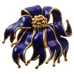 Large 18k gold and blue enamel ribbon brooch, crafted by Tiffany & Co. The brooch measures 2" x 2 1/8". Marked: Tiffany, k18, Italy. Weight of the piece - 53.8 grams. Ribbon Brooch, Gold Brooch, Tiffany Jewelry, Gold And Blue, Gold Brooches, Tiffany And Co, Creative Arts, Tiffany & Co., Creative Art