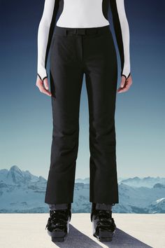 Designed for alpine skiing, these ski pants are crafted from technical nylon that stretches four ways, giving you maximum freedom of movement. The Moncler Grenoble pants are enhanced with PrimaLoft insulation and heat-sealed seams, making them the right choice even in the harshest weather conditions. Water-repellent zippers, a RECCO® reflector and hem protection provide the finishing touches. The integrated RECCO® reflector makes you searchable to organized rescue teams worldwide in the event of Black Ski Outfit, Moncler Ski, Moncler Grenoble, Moncler Women, Alpine Skiing, Skiing Outfit, Shorts For Women, Twill Pants, Ski Pants