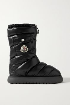 Whether you're on the slopes or braving wintry weather back home, Moncler's 'Gaia' boots are sure to keep you comfortable and warm. Made from water-resistant shell, they're quilted for extra comfort and have drawcords along the cuffs to block out wind and snow. The side pockets are perfect for storing small essentials like your keys and lip balm. Luxury Winter Boots For Outdoor, Luxury Winter Outdoor Boots, Moncler Boots, Moncler Ski, Magnolia Park, Moncler Women, Photo Mural, Decoration Photo, High Fashion Outfits