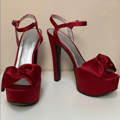 Never Worn, Still In Box Beautiful Apple Red Platform Heels. Red Wedding Heels Brides, Red And Gold Quince Shoes, Red Girly Things, Prom Shoes Red, Red Vintage Heels, Dark Red Heels, Red Platforms, Hoco Heels, White Heels Wedding