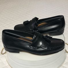 Nib Giorgio Brutini Handcrafted Loafers Beautiful Handcrafted Leather Tasseled Dress Loafers In Black Genuine Leather Upper And Sole Size 9m Smoke Free/Pet Friendly Home Fast Shipper Formal Loafers With Tassels And Closed Toe, Classic Slip-on Dress Shoes With Tassels, Formal Tasseled Closed Toe Loafers, Formal Tasseled Closed-toe Loafers, Elegant Tassel Dress Shoes For Work, Elegant Formal Fitted Tassel Loafers, Formal Tassel Loafers With Round Toe For Spring, Classic Tasseled Dress Shoes For Work, Elegant Tasseled Loafers For Semi-formal Occasions