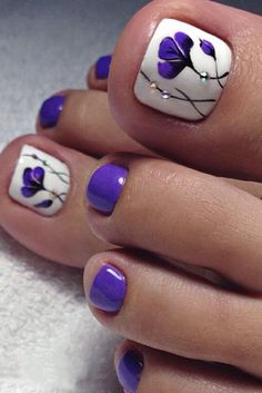 Nail Designs Pictures, Pretty Toe Nails, Cute Toe Nails, Summer Toe Nails, Pedicure Designs, Makijaż Smokey Eye, Toe Nail Designs, Pedicure Nail Art, Nail Polish Designs