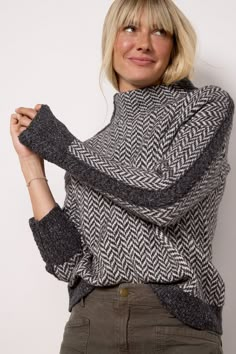 A cozy herringbone pattern elevates this chic sweater by Splendid. Finished in a wool blend with a hint of cashmere, this mockneck sweater features striped long sleeves, ribbed trim, and a relaxed fit that pairs perfectly with denim, skirts, and cargo pants. | SPLENDID Women's Emila Pullover, Size XS, Grey Autumn Fashion Work, Chic Cardigan, Mockneck Sweater, Chic Sweater, Turtleneck Style, Turtleneck Pullover, Shoes For Leggings, Chic Shop, Stylish Sweaters