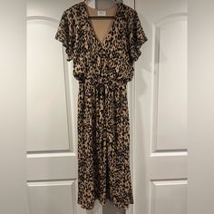 Never Worn Beautiful Dress ! Casual Beige Maxi Dress For Night Out, Casual Leopard Print Midi Dress For Date Night, Casual Brown Maxi Dress For Night Out, Nataya Dress, Beaded Formal Dress, Floral Chiffon Maxi Dress, Blue Cotton Dress, Tie Maxi Dress, Bias Cut Dress