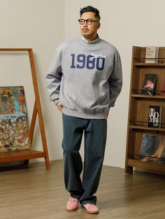 This is a casual and refined sweatshirt that is made out of high quality cotton 100% and polyester 100% fabric. With design detail of graphic print on the front chest and oversized silhouette, it gives a trendy and casual mood.- Oversized silhouette- Ribbed neckline, cuff, and hem- Graphic print on the chest Oversized Gray Sweatshirt With Letter Print, Gray Cotton Sweatshirt With Logo Print, Gray Text Print Sweatshirt For Streetwear, Gray Graphic Print Sweatshirt For Streetwear, Gray Letter Print Sweatshirt For College, Gray Crew Neck Sweatshirt For Leisure, Gray Urban Sweatshirt With Relaxed Fit, Gray College Sweatshirt With Logo Print, College Gray Sweatshirt With Logo Print