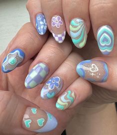 Short Gel Nail Art Designs, Trippy Nail Ideas, Mismatched Nails Summer, Happy Nails Designs, Multi Design Nails, Cute Nails Spring, Gel Nail Polish Designs, Quirky Nails, Mismatched Nails