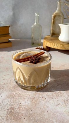 Chai White Russian, Cocktails Aesthetic, Thanksgiving Dinner Ideas, Thanksgiving Menu Ideas, Thanksgiving Cocktails, Recipes Thanksgiving, White Russian, Boozy Drinks, Halloween Cocktails