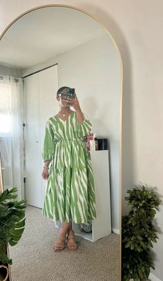 Gen Z Office Outfit Summer, Simple Dress Classy Elegant, Placement Outfits, Modest Mom Outfits, Christian Modest Outfits, Dress For Church, Modest Chic, Meeting Outfit