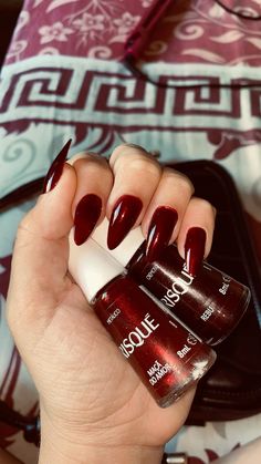 Risqué #risque #esmalte #decoracao Simply Red, Kiss Makeup, Chic Nails, Just Girl Things, How To Make Hair, My Collection, How To Do Nails, Beauty Nails, Glow Up?