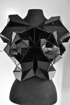 Geometric Fashion Design - bodice with a folded, faceted 3D structure & bold stitch detail; sculptural fashion // Camilla Askholm Fashion Inspired By Architecture, Fashion Design For Men, Geometric Fashion Design, Wearable Architecture, Structured Fashion, Architectural Fashion, 3d Structure, Origami Fashion, Sculptural Fashion