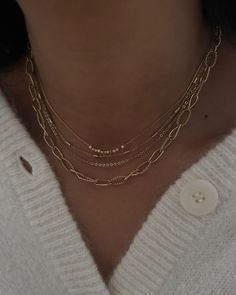 Chaîne double rang en maillons Longueur: 39+4cm ajustable En acier inoxydable Poids: 11g Necklace Stacking, Expensive Jewelry Luxury, Chunky Statement Necklace, Gold Girl, Bold Necklace, Casual Jewelry, Expensive Jewelry, Jewelry Lookbook, Statement Bracelet