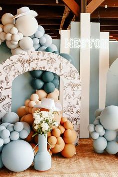 balloons are arranged in the shape of letters