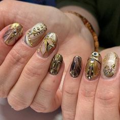 Whether you're popping champagne or hitting the dance floor, these art deco nails are perfect for New Year’s Eve! Elegant, bold, and totally dazzling. #ArtDecoStyle #NYEBeauty Nail Journey