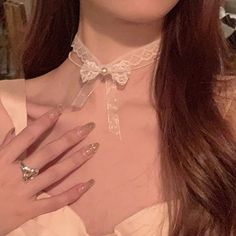 This Unique Piece Is A Wonderful Addition To Your Wardrobe And Your Style; Sure To Get Lots Of Compliments! Gsunuv50q000q1m Building Outfits, White Lace Choker, Bow Choker, Rose Choker, White Choker, Lace Choker Necklace, Diy Collier, Lace Choker, Lace Necklace