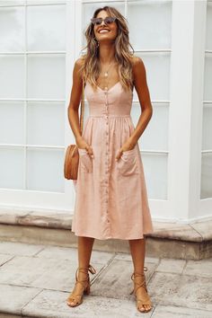 Outfits Guide, Summer Outfit Guide, Beauty Dress, Pink Midi Dress, Inspired Outfits, Summer 2019, Style Chic, Outfits Summer, Ladies Dress Design