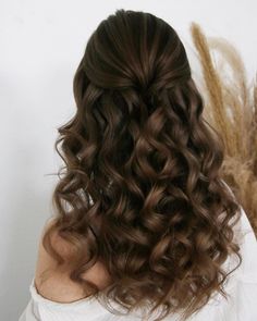 Wedding Hairstyles With Hair Down: 30+ Looks & Expert Tips Winter Wedding Hair, Simple Prom Hair, 2024 Prom, Quince Hairstyles, Long Hair Wedding Styles, Prom Hairstyles For Long Hair, Hair Down, Prom Hairstyles