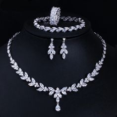 Sophisticated, subtle and contemporary. Watches, Jewelry & Accessories for Men and Women! Keep being unique with 👉Cubic Zirconia Wedding Bridal Jewelry Sets Price: $ 41.76 & FREE Shipping #jewelryforsale Ring And Bracelet, Wedding Necklace Set, Zircon Necklace, Bridal Necklace Set, Bracelet Wedding, Cubic Zirconia Necklace, Fashion Jewelry Sets, Wedding Bridal Jewellery, Leaf Jewelry