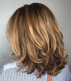 Medium Cut With Layered Flipped Ends Thick Hair Cuts, Kadeřnické Trendy, Medium Layered Haircuts, Medium Layered Hair, Modern Haircuts, Penteado Cabelo Curto, 짧은 머리, Haircuts For Fine Hair, Modern Hairstyles