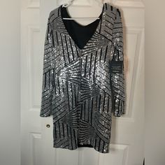 Beautiful Dress, For Party Summer Party Mini Long Sleeve Dress, Glamorous Winter Date Night Dresses, Sequin Dress For Winter Date Night, Sequin Winter Dress For Date Night, Glamorous V-neck Winter Dress, V-neck Dresses For Winter Parties, Fitted V-neck Long Sleeve Dress For Party, Long Sleeve Dresses For Date Night Party Season, V-neck Winter Party Dresses