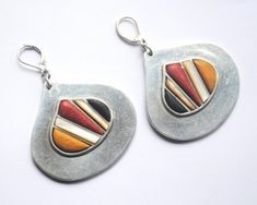 ITEM: Vintage metal and  earrings. AGE: vintage. Circa 1960. MATERIALS: metal - gemstones MEASUREMENTS:  6.3*4.8 cm CONDITION: Good condition.  ITEM ID: 1119 Handmade Metal Retro Earrings, Handmade Retro Metal Earrings, Vintage Multicolor Brass Earrings, Vintage Teardrop Pierced Earrings, Vintage Silver Teardrop Clip-on Earrings, Retro Metal Dangle Earrings, Retro Dangle Metal Earrings, Retro Teardrop Earrings, Handmade Vintage Teardrop Earrings