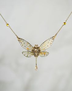 The Golden Hour butterfly necklace is part of our new Bridal Collection! These gorgeous necklace made with our hyper halo gold dusted shimmer and flecked with Gold leaf flakes that shimmer as they catch the light, and accented with golden toned crystals. These would be simply breathtaking with a wedding gown! bade with brass chain and stampings. No Fairies were harmed in the making of this jewelry. We ship rush and internationally. Send us a message to inquire about prices. We also make these in The Golden Hour, Surgical Steel Earrings, Wing Earrings, Butterfly Necklace, Brass Earrings, Brass Chain, Gorgeous Necklaces, Steel Chain, Cute Earrings