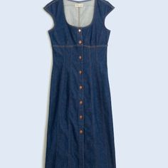 Beautiful Versatile Denim Dress From Madewell! Featuring A Fitted Bodice, This Dress Is Giving Cottagecore Vibes Perfect For Spring And Summer. Can Also Be Styled For A Super Cool City Chic Look For A Day Or Night Out With Friends! - Unique Square Neckline - Fitted Bodice With Flattering Seams - 99% Cotton/1% Elastane - Brand New With Tags - Comes From A Smoke-Free Home As Always, Open To Trades And Offers Denim Dress Fall, Cool Dresses, Cool City, Square Neck Midi Dress, Cottagecore Vibes, Thrift Inspo, One Shoulder Midi Dress, Midi Slip Dress, Tiered Midi Dress