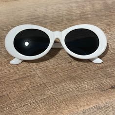 New In Bag Clout Goggles - Think David Rose From Schitt’s Creek! Clout Glasses, Chrome Hearts Sunglasses, Clout Goggles, Custom Fitted Hats, Transparent Sunglasses, Italian Sunglasses, Dolce And Gabbana Fashion, Chloe Sunglasses, David Rose