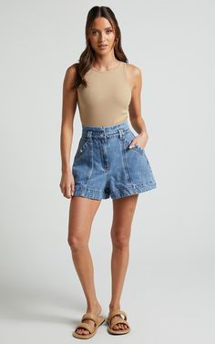 Upgrade your summer wardrobe with our Kayla Denim Short in Indigo Wash. These high waisted A-line shorts are the perfect combination of style and comfort. Made from a blend of cotton and recycled cotton, they not only look good but also have an eco-friendly twist. The indigo wash adds a touch of vintage charm to these casual shorts, making them a versatile addition to any outfit. Whether you're heading to the beach or meeting up with friends for brunch, the Kayla Denim Short is sure to become yo Styling Denim Shorts, Diy Dresses, High Waist Denim Shorts, Summer Shorts Denim, High Waist Denim, A Line Shorts, Denim Short, High Waisted Shorts Denim, Body Style