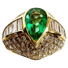 Thomas Leyser is renowned for his contemporary jewellery designs utilizing fine gemstones. Ring in 18k Yellow Gold (16,6gr.) with 1x Emerald (pearshape, 10x6,5mm, 1,38cts.) + Diamonds (rounds and baguettes, G(VS), 3,60cts=. Ringsize 56 (7,6). Resizable. Diamond Gold Ring, Ring Bands, 2025 Wedding, Mens Silver Jewelry, Contemporary Jewelry Design, Vintage Cocktail Ring, Fine Jewels, Diamond Gold, Emerald Jewelry