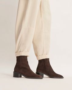 The City Boot Dark Brown Suede – Everlane Chunky Chelsea Boots, Everlane Shoes, Boot Pulls, Brown Suede Boots, Breaking In, Boots Sneakers, How To Stretch Boots, Leather Chelsea Boots, Modern Square