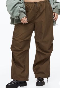 H&M PLUS SIZE PARACHUTE PANTS ~SIZE LARGE~DARK KHAKI GREEN ~ NWT Green Parachute Pants, Loose Fit Pants, Dark Khaki, Fit Pants, Khaki Green, Workout Pants, Parachute Pants, Woven Fabric, Ebay Store