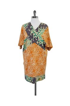 Current Boutique-Nicole Miller - Orange & Aqua Floral Silk Dress Sz 2 Multicolor Fitted Dress With Kimono Sleeves, Fitted Multicolor Dress With Kimono Sleeves, Fitted Dresses With Kimono Sleeves For Daywear, Floral Silk Dress, Minimalist Fashion Casual, Orange Amps, Orange Amp, Silk Floral Dress, Nicole Miller