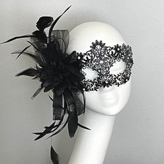 Masquerade Gloves, Black Masquerade Mask Women, Masquerade Outfit Ideas For Women, Masquerade Party Outfit Women, Carnival Venezia, Mask Ball Party, Masquerade Party Outfit, Masquerade Outfit Ideas, Mask Outfit