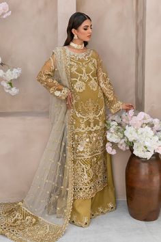 Dress For Eid, Embroidery Pearls, Salwar Kameez Pakistani, Embroidered Salwar, Eid Dress, Pakistani Designer Clothes, Organza Shirt, Eid Dresses, Embroidered Organza