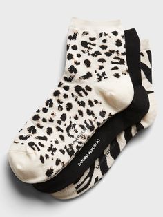 Lightweight cotton blend socks with angled toe seams for a smooth, comfortable fit.  Set of 3.  Hits at the ankle. Nike Hoodie Outfit, Christmas Board, Ankle Sock, Trendy Dress Outfits, Sock Animals, Trendy Dress, Birthday List, Pinterest Closet, Hoodie Outfit