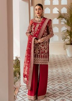 Embellished Indian Party Wear Dresses Kameez Salwar Kanwal Malik, Indian Party Wear Dresses, Floral Composition, Indian Party, Pakistani Wedding Dress, Indian Party Wear, Shiny Fabric, Embroidered Dupatta, Most Beautiful Dresses