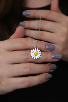 Evil Eye Jewelry Silver, Chunky Cuff Bracelet, Yellow Daisy Flower, T Shirt Collar, Fancy Top, Daisy Pendant, Shirt Crop Top, Daisy Jewelry, Daisy Studs