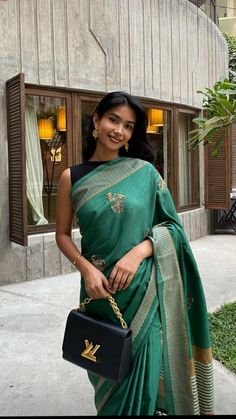 Mishti Rahman, Bridgerton Vibes, Saree Wearing Styles, Vintage Bollywood