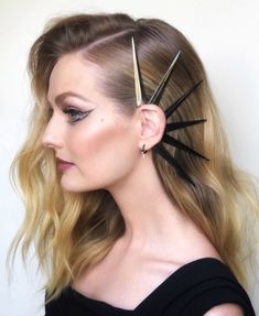 Hair Jewlrey Short Hair, Futuristic Hairstyles, Sleek Bun, Spiky Hair, Spiked Hair, Short Hair Tutorial, Hair Color Pink, Edgy Hair, Hair Strand