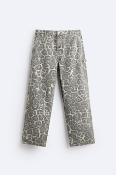 ANIMAL PRINT CARPENTER PANTS Cheetah Pants, Leopard Jeans, Animal Print Pants, Solo Costume, Animal Print Outfits, Leopard Pants, Straight Fit Pants, Carpenter Pants, Printed Jeans