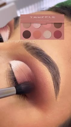 Shadow Eye Makeup, Dark Skin Makeup Tutorial, Soft Eye Makeup, Makeup Shades, Easy Makeup Tutorial, Eye Makeup Designs