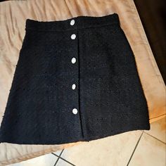 Black Skirt Black Pencil Mini Skirt For Winter, Black Lined Mini Skirt For Winter, Chic H&m Pencil Skirt, Chic Lined Skirt By H&m, H&m Lined Mini Skirt For Fall, Chic H&m Lined Skirt, H&m Fall Lined Mini Skirt, Chic H&m Mini Skirt For Fall, Elegant H&m Mini Skirt