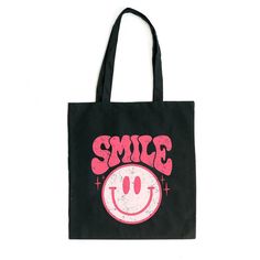 Looking for a cute tote bag to carry all your essentials this summer? This cute Graphic bag will be perfect to add to your collection. Perfect for a day at the beach or every day life! Pink Smiley, Prints Pink, Target Clothes, Target Finds, Large Pouch, Sewing Party, Cute Tote Bags, Envelope Clutch, Canvas Tote Bag