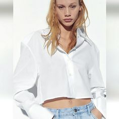 Nwt Zara Cropped Long Sleeve Button Up Cropped Crop Top Down Blouse Shirt Size M Versatile. Crisp White Poplin Button Down Crop Blouse. Nice Sharp Collar With Slightly Structured Shoulders. New With Tags 2265/411/250 Classic Cropped Button-up Shirt With Button Cuffs, Casual Cropped Shirt With Button Cuffs, Chic Button-up Cropped Shirt With Button Closure, White Cotton Cropped Long Sleeve Shirt, White Long Sleeve Cropped Cotton Shirt, White Cotton Long Sleeve Cropped Shirt, Button-up Cotton Cropped Shirt, Chic Tops With Collared Neckline And Button Closure, Long Sleeve Cotton Cropped Shirt